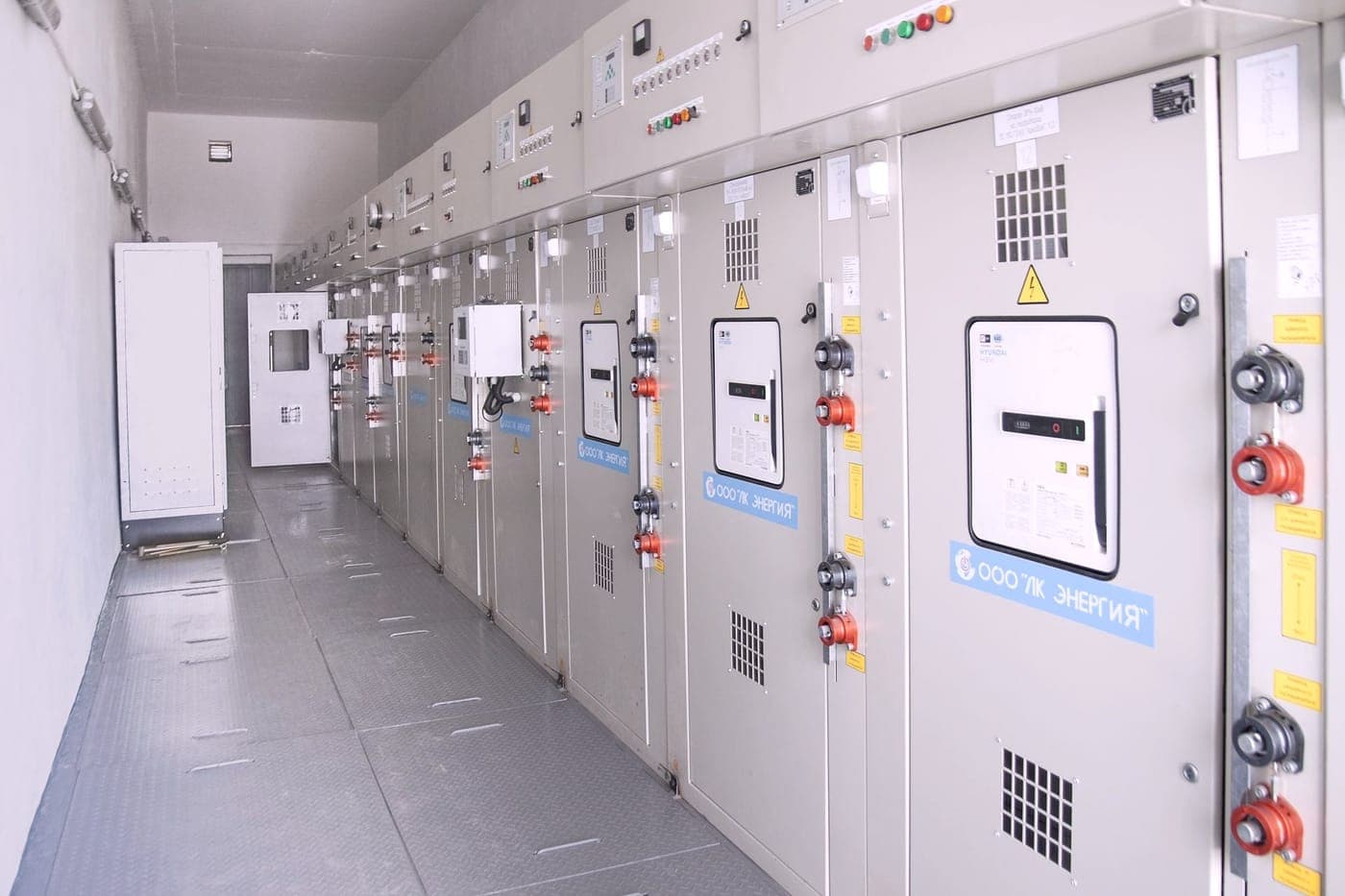 Ряд комірок КСО 10 кВ виробництва LK Energy