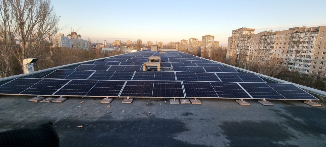 Дахова промислова СЕС на об’єкті LK Energy